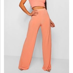 Boohoo Coral High Waist Slinky Wide Leg Pants Size: US 2